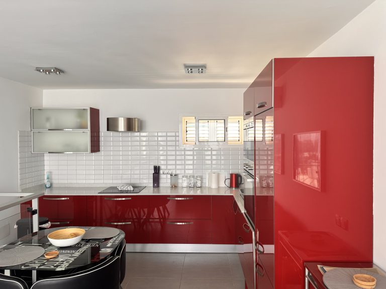 Kitchen 768x576